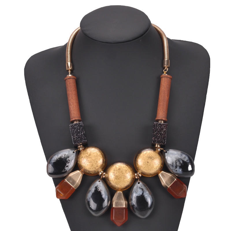 National wind resin heavy industry necklace thumbnail