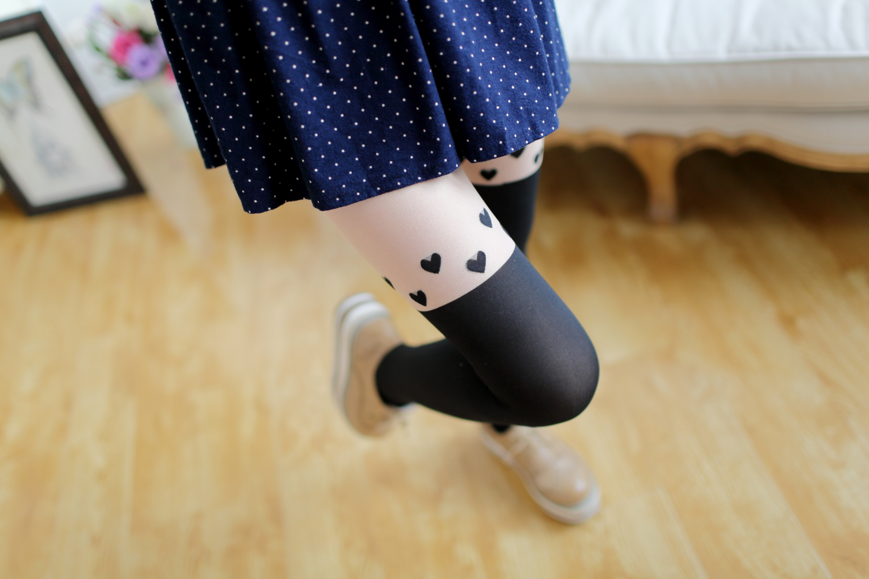 SF诗丰 春秋季女款防勾丝拼接提花卡通丝袜 百搭假高筒爱心连裤袜详情图3