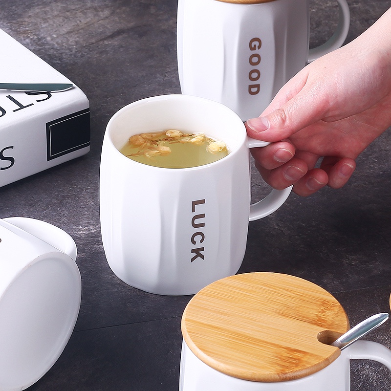 Mug with simple letters, lid and spoon, ceramic cup as a souvenir gift, customized logo coffee cup gift box Item Picture