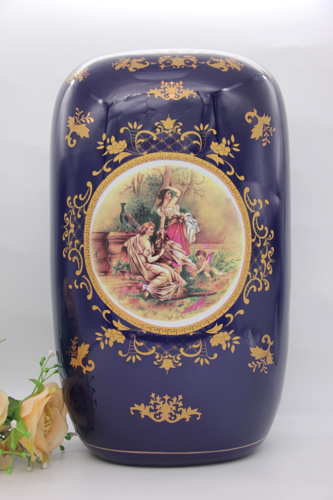 European retro western porcelain vase living room flower arrangement Hotel porch happy vase dry flower decoration abnormity decoration thumbnail