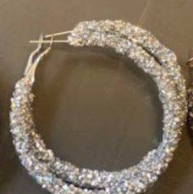 earrings thumbnail