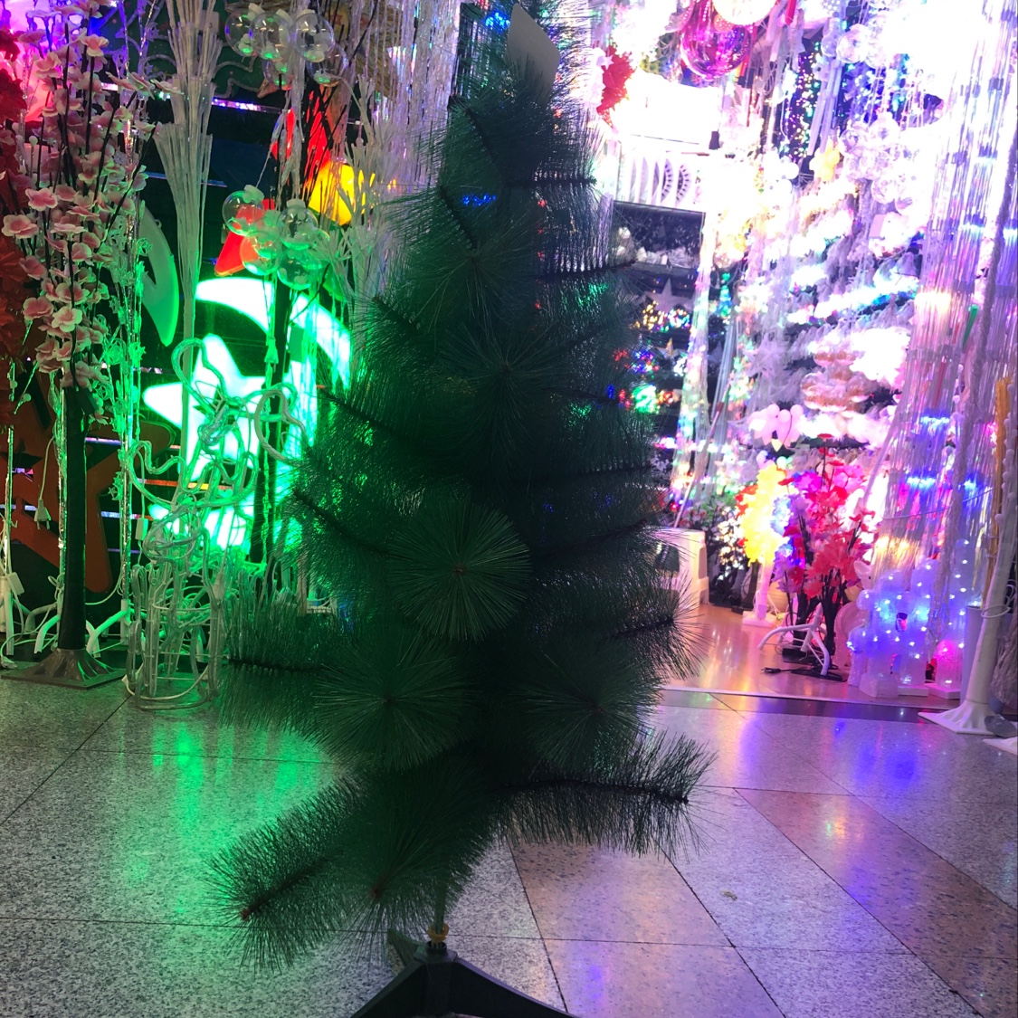 جميل شجرة عيد الميلاد المصغرة