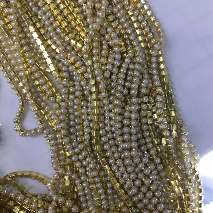 The claw chain holds the pearl tightly thumbnail
