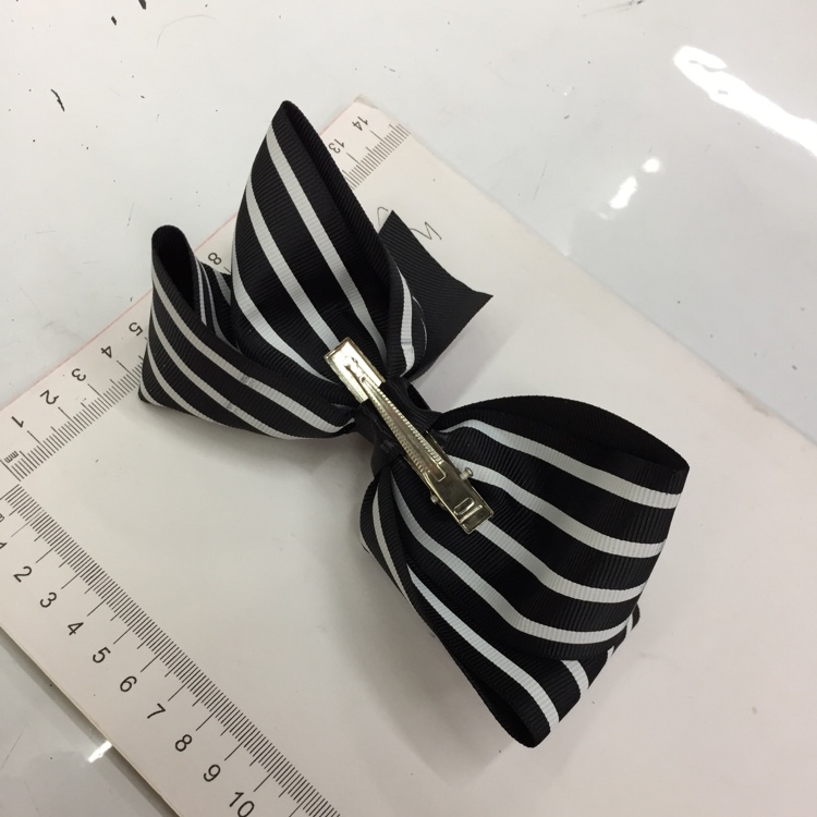 5Cm Bubble Stripe Children's Hairpin Edge Clip Lbv705 Sold In Europe And The United States Application Scenario