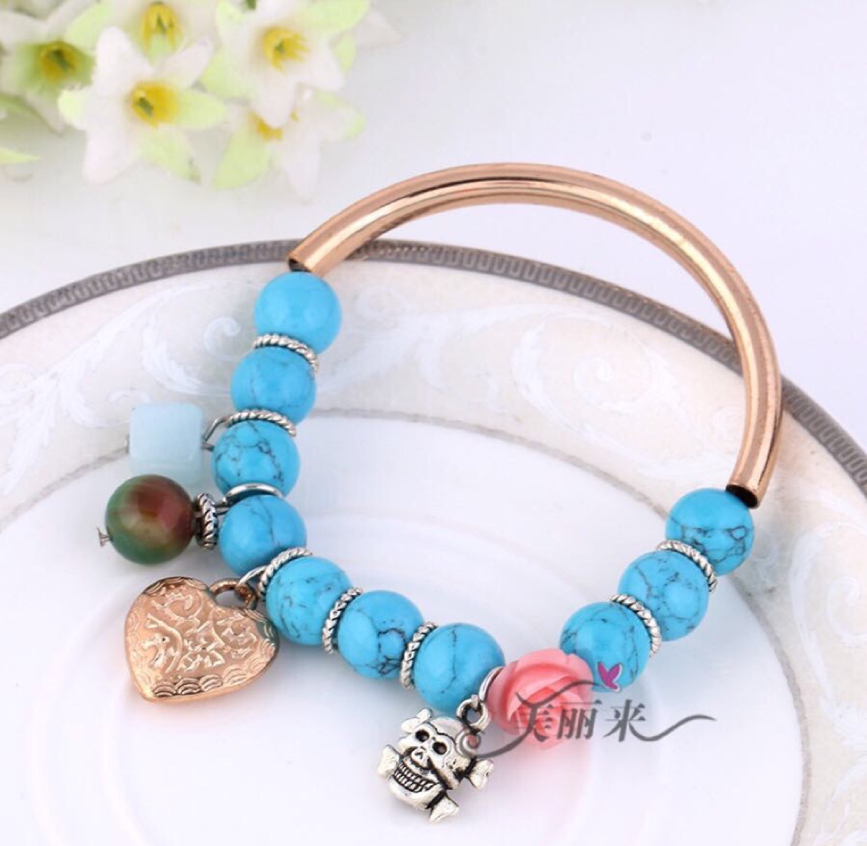 The pine stone elbow bracelet