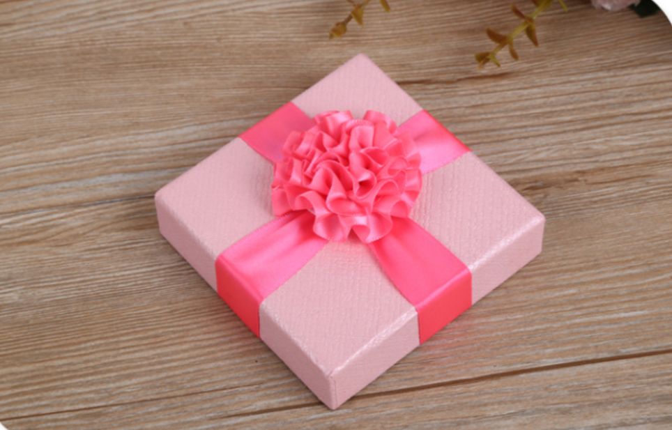 Multi-Color Festive Candy Box Small Gift Box Festive Supplies Gift Wrap Application Scenario