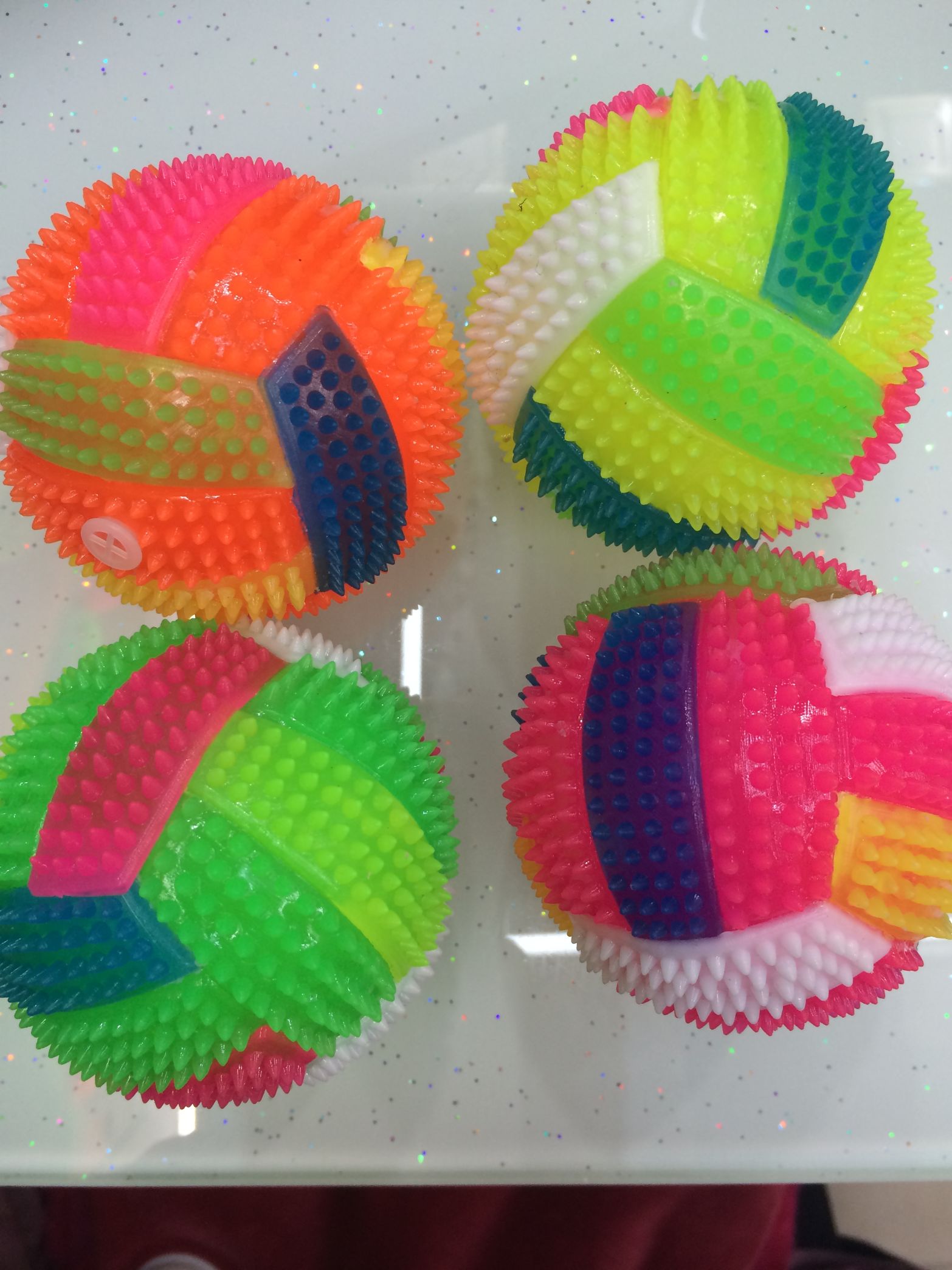 Manufacturers sell YOYO whistling volleyball directly