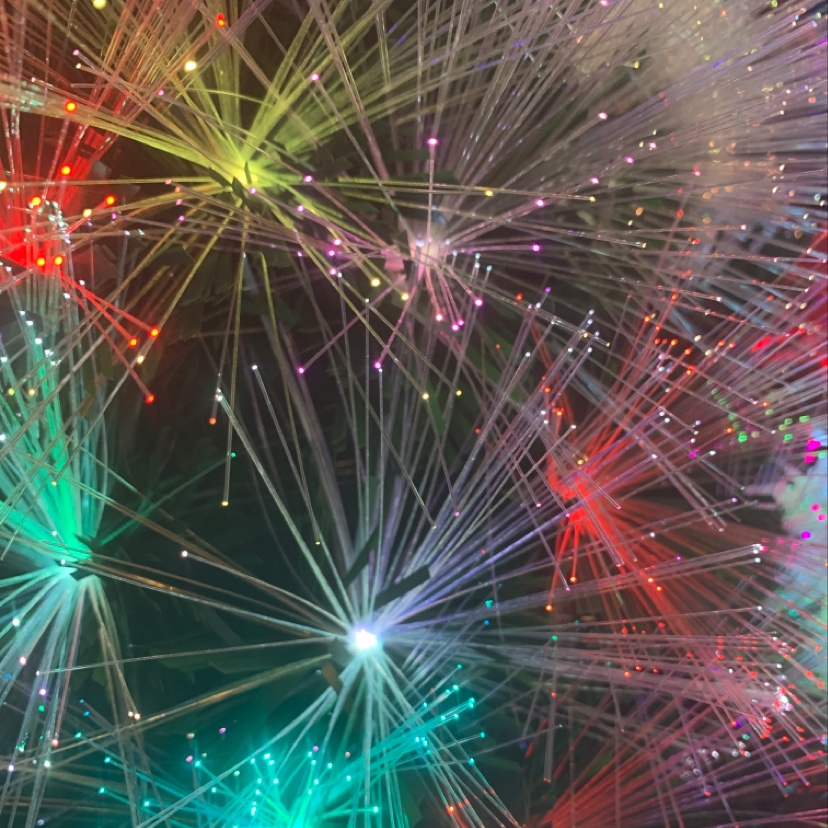 Yiyang Christmas Craft 1.2 meters, 1.5 meters, 1.8 meters, 2.1 meters, 2.4 meters seven-color optical fiber trees, iron feet. Single plant packaging details Picture