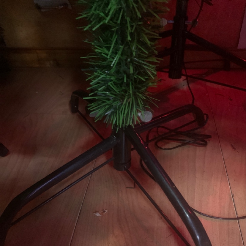 Yiyang Christmas Craft 1.2 meters, 1.5 meters, 1.8 meters, 2.1 meters, 2.4 meters seven-color optical fiber trees, iron feet. Single plant packaging Item Picture