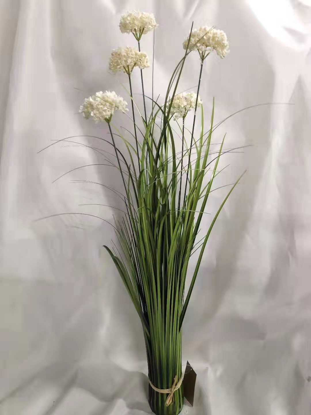 Five chrysanthemum grass buckets