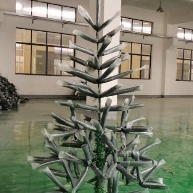 The pine needle tree is 180 centimeters tall Specification image