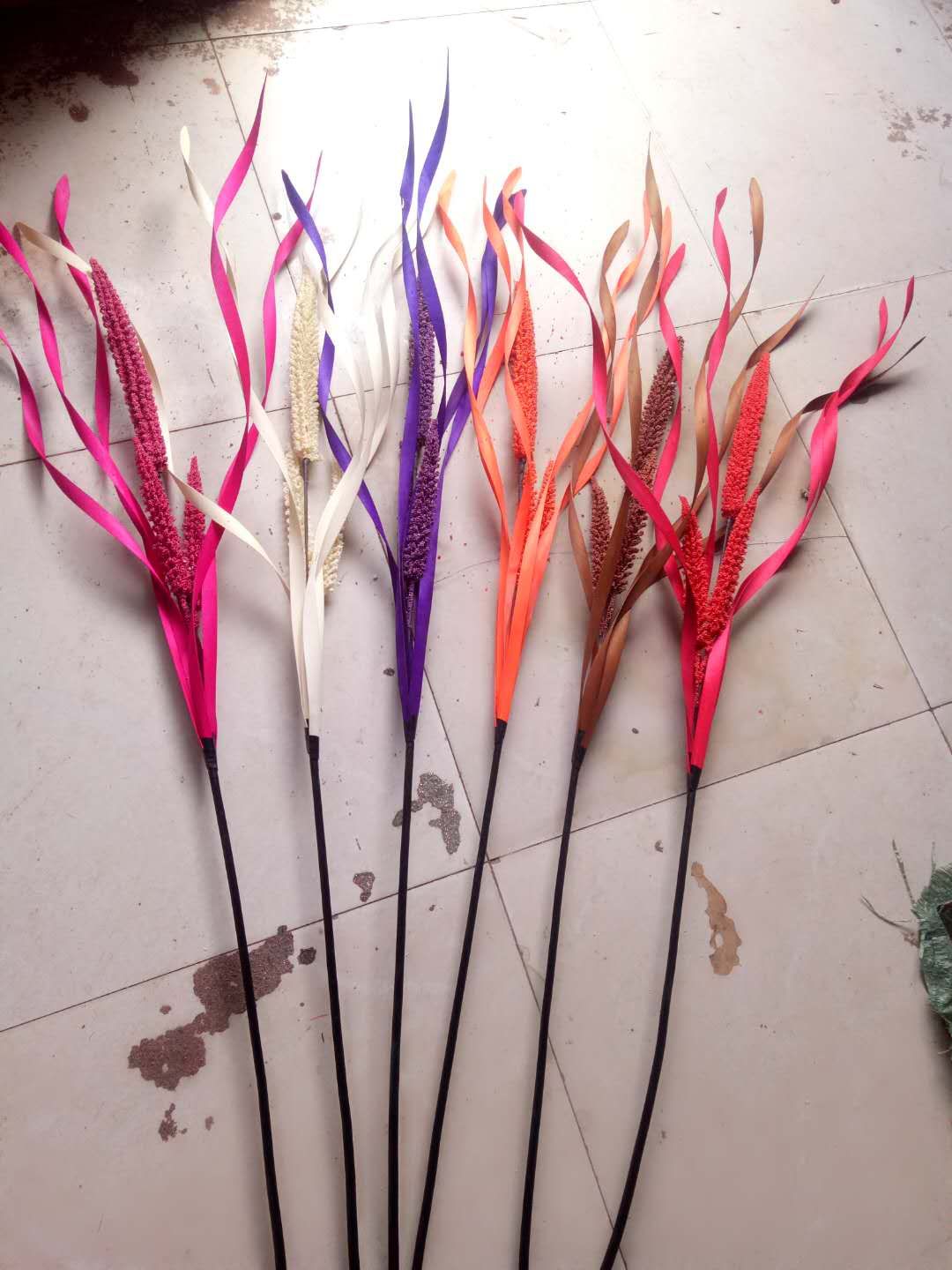 تُستعمل الحِرف اليدوية، الاغصان، الاغصان، والحبوب، والشعير Item Picture