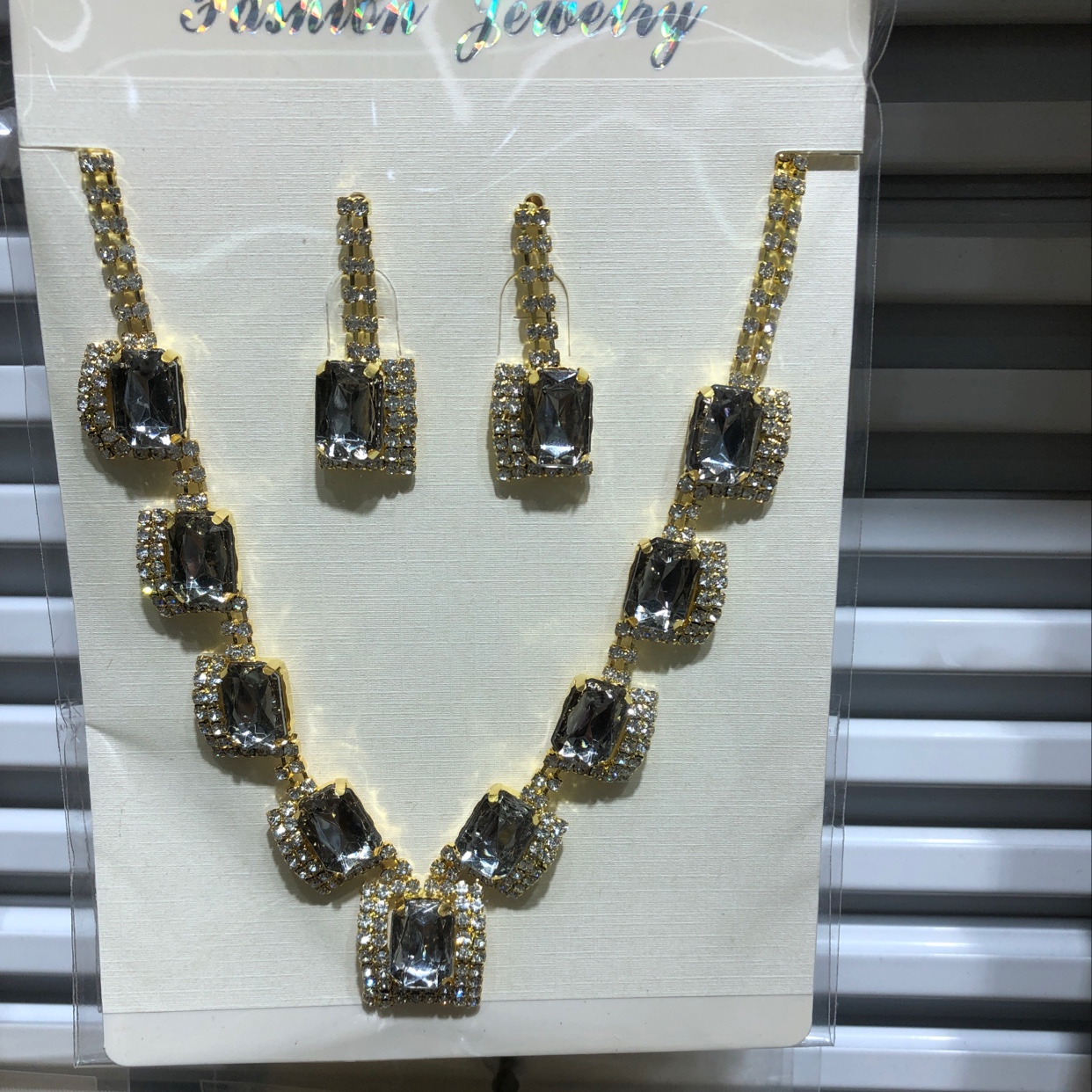 Glass rhinestone necklace