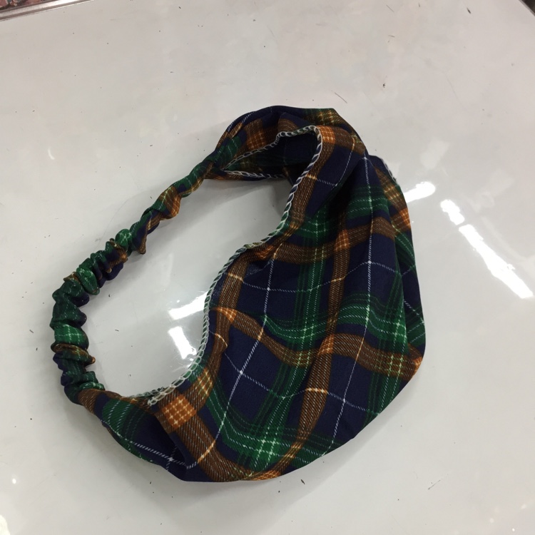 Hair Bands Are Given Out Randomly details Picture