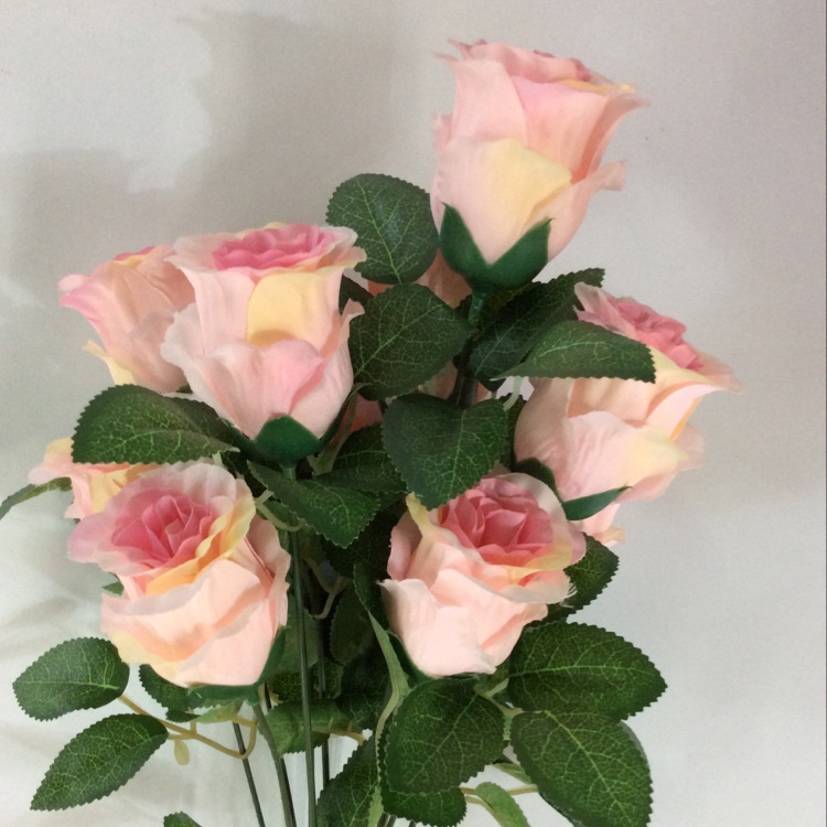 Mbo flower arrangement little rosebud thumbnail