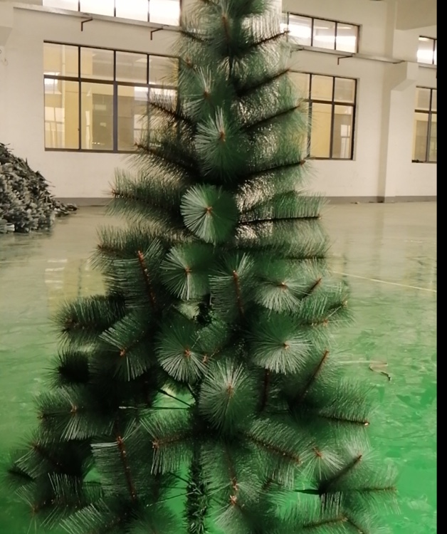 The pine needle tree is 180 centimeters tall Application Scenario