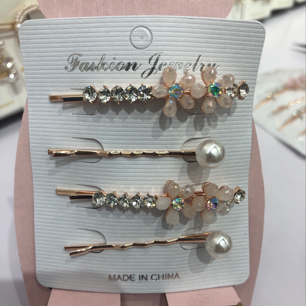 Clip set of crystal, alloy, rhinestone