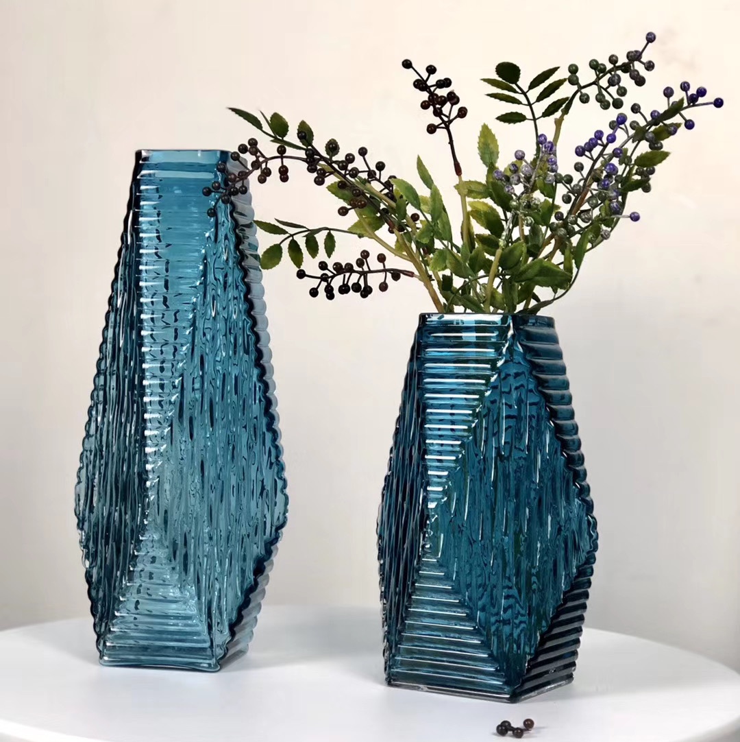 Handmade eco-friendly glass bottles, vases, living room and dining table decorations, tall flower arrangements, European-style ornaments, preserved flower crystal balls, suitable glass handicrafts Specification image