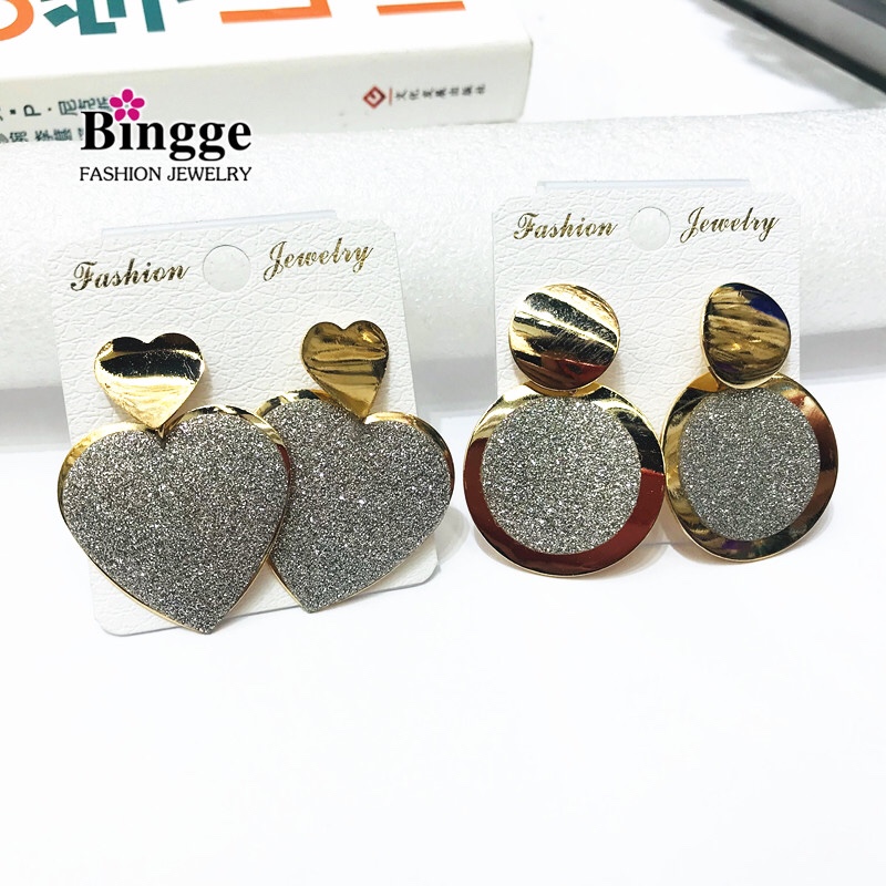 Europe and the United States cross - border metal electroplated mottled heart-shaped circular earrings cool style earrings thumbnail