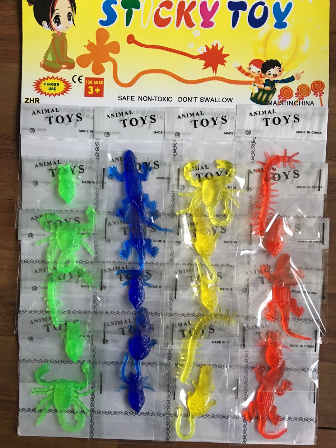 厂家直销软胶彩色吓一跳整蛊玩具吊卡散装