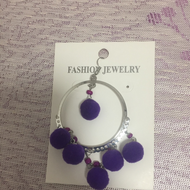 Small ball earrings
