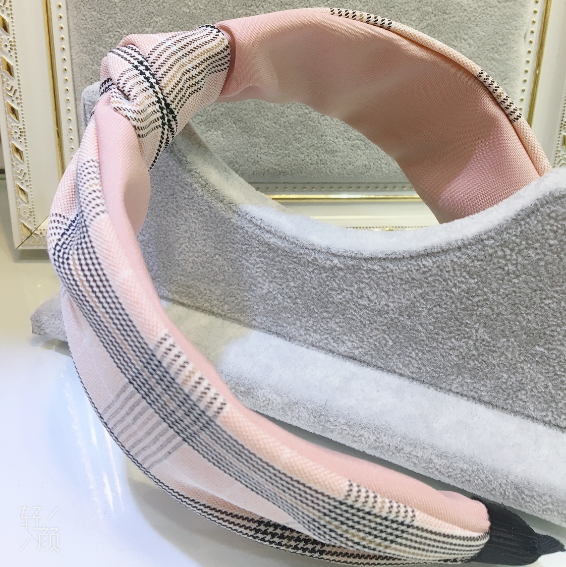 Plaid Knotted Double Color Matching Headband Fresh Classic Korean Headdress Out Simple Wide Edge Headband details Picture