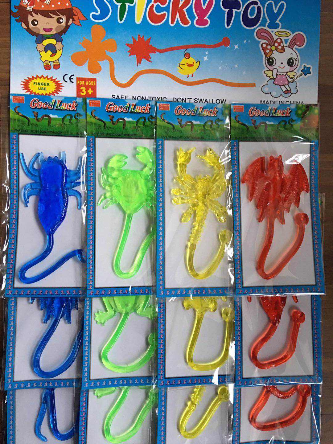 厂家直销彩色彩色软胶蝙蝠整蛊玩具吊卡散装