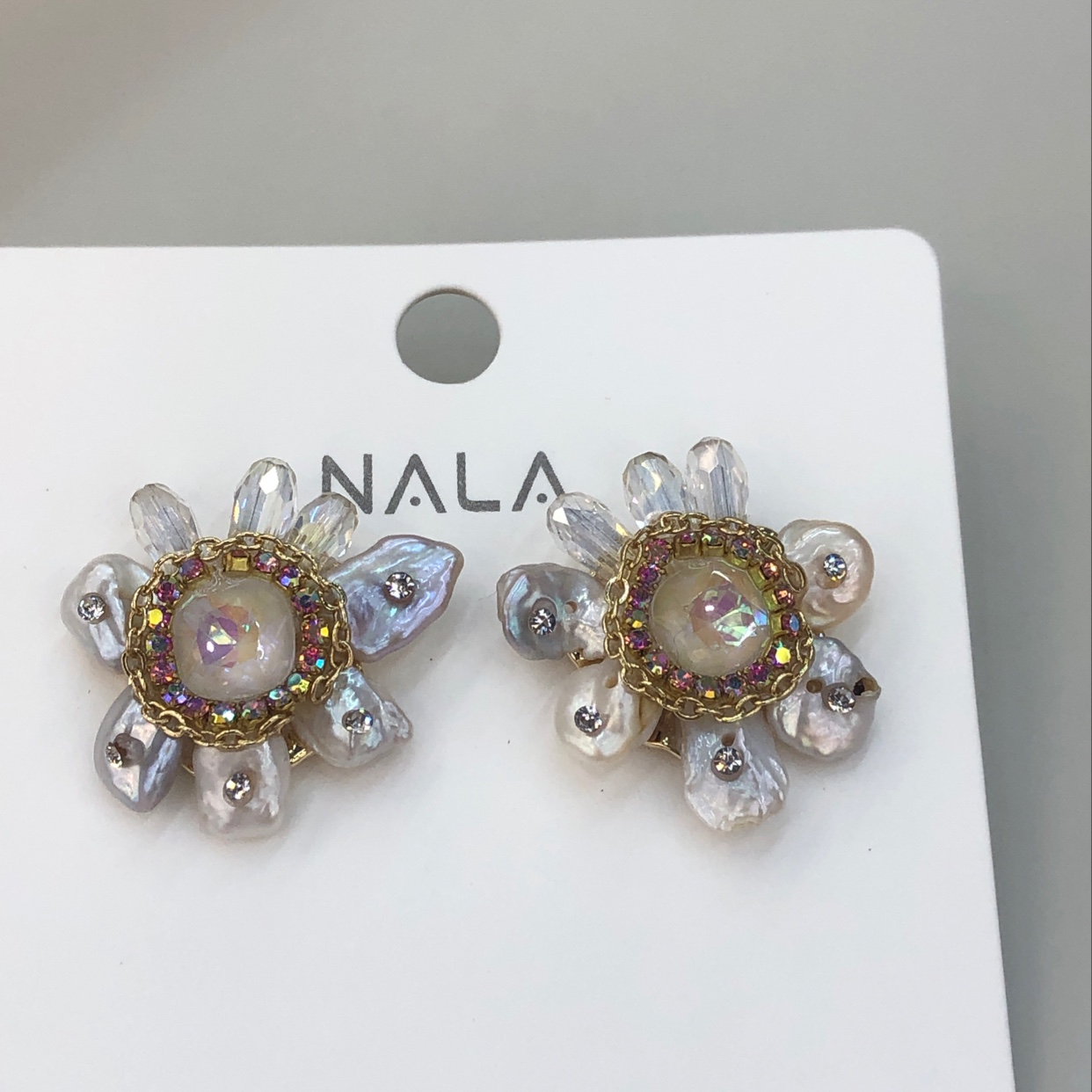 Korea natural mother pearl earrings thumbnail