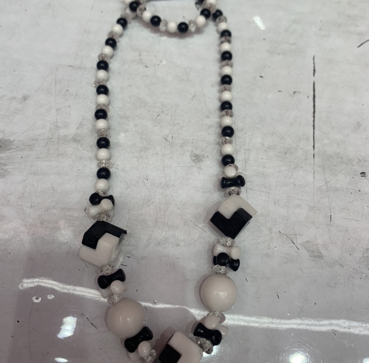 Necklace 9 thumbnail