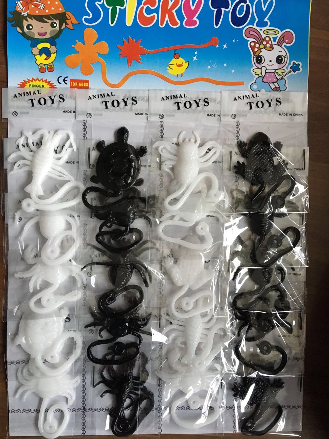 厂家直销彩色黑色大号软胶黑白海动物整蛊玩具吊卡散装