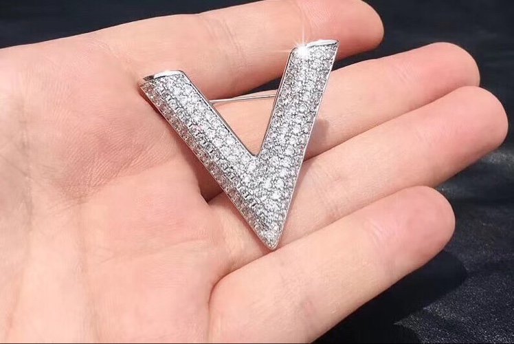 Zircon plated gold letter V brooch fashion accessories thumbnail
