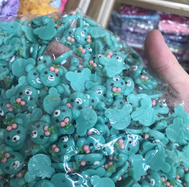 Resin bear head