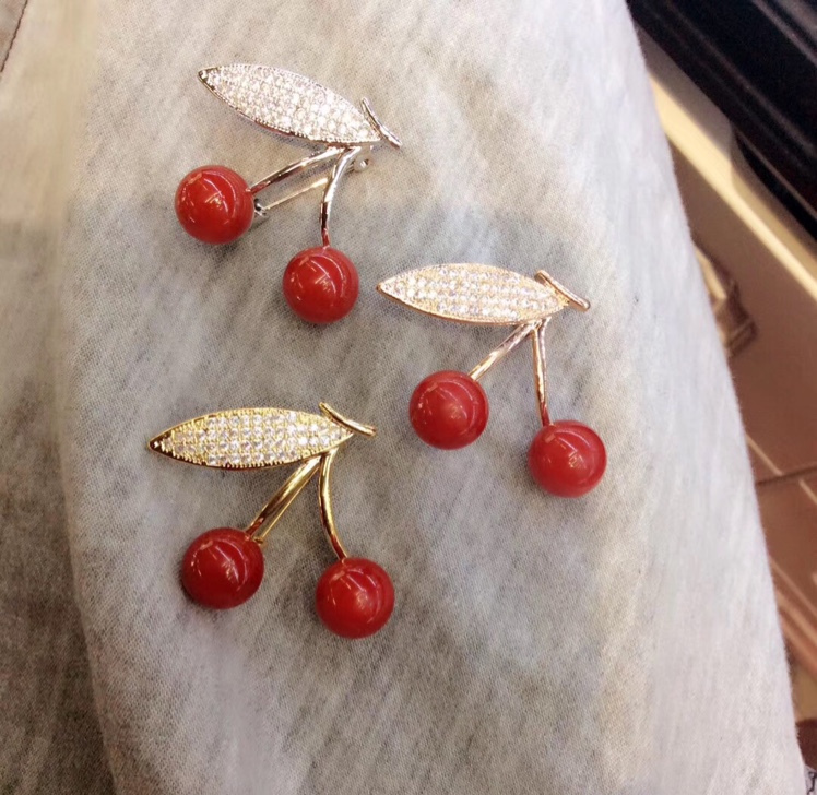 Exquisite fashion zircon cherry brooch cute creative clothing accessories thumbnail