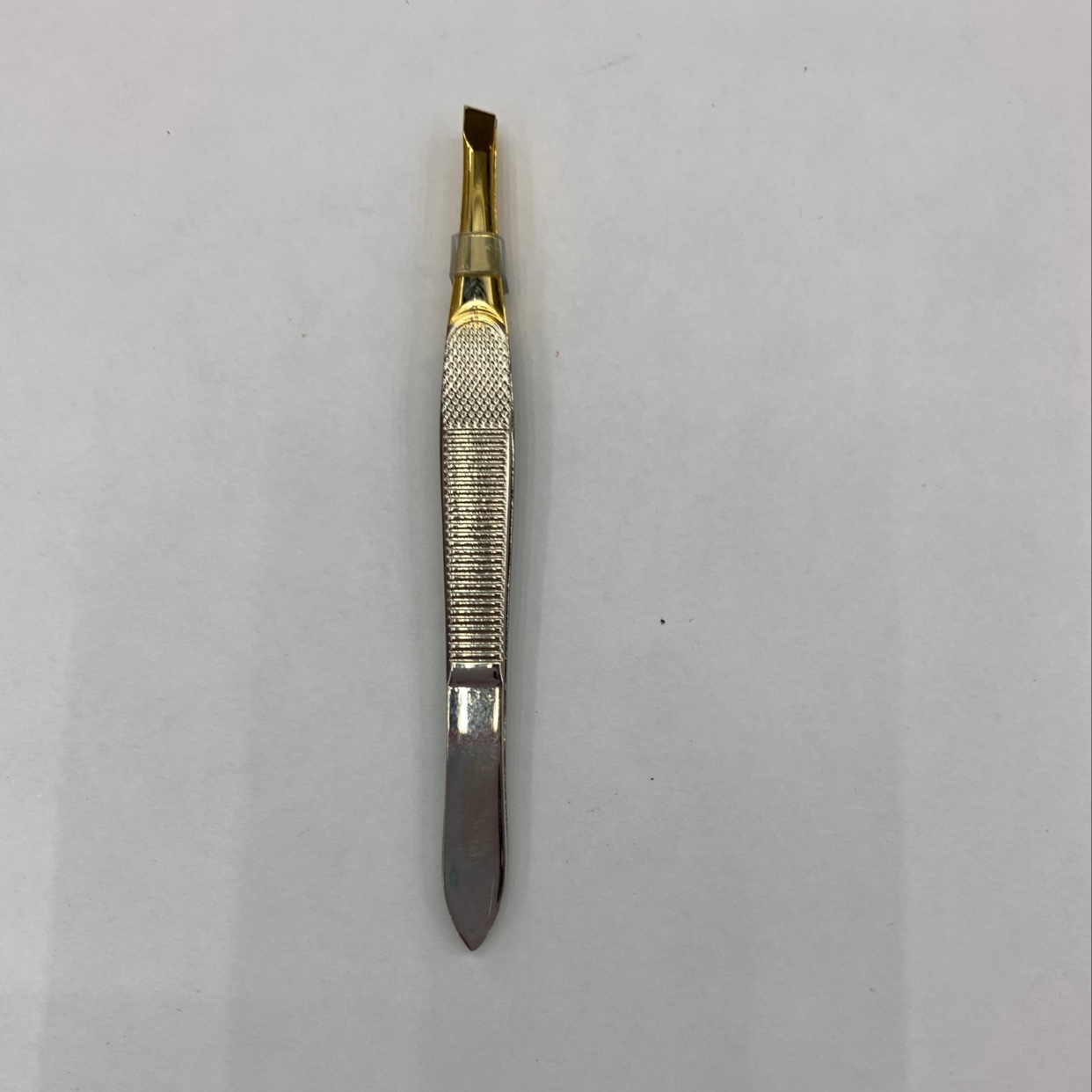 Eyebrow clip 37 full figure