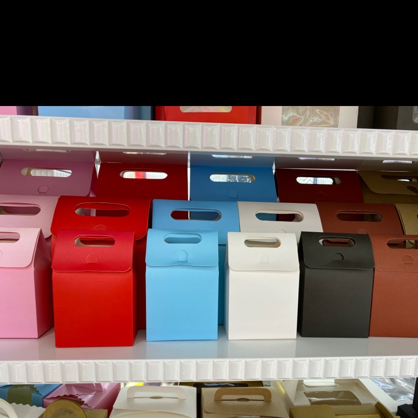 Clamshell box
