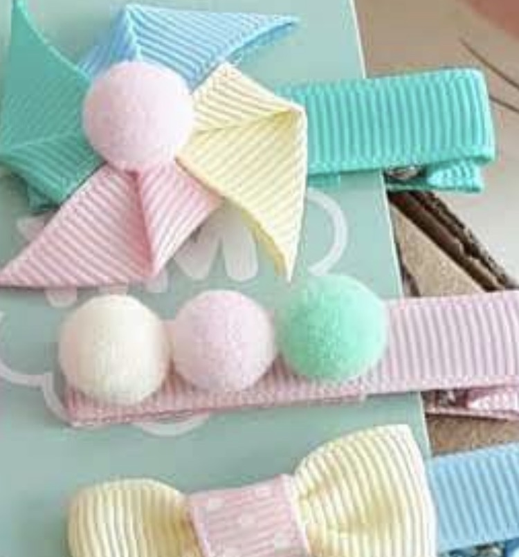 Hair bow thumbnail