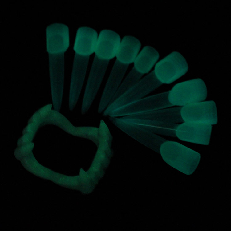 万圣夜光指甲牙齿图