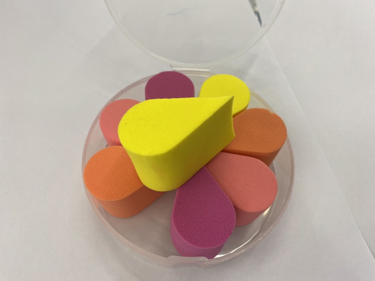 Boxed latex colored petal powder puff Application Scenario