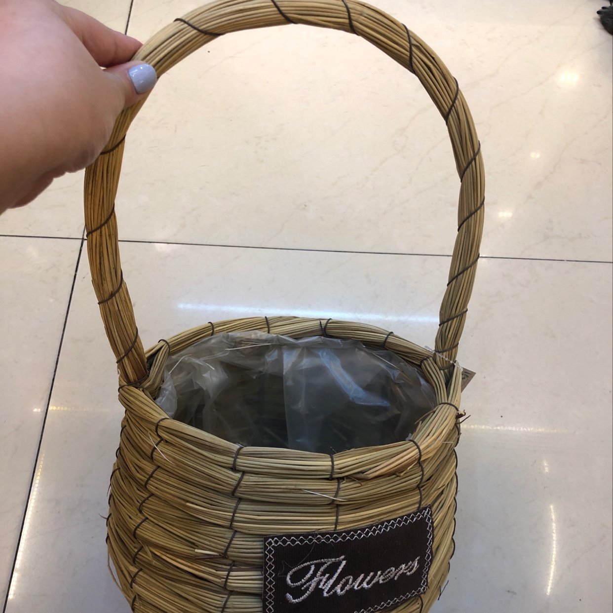 Qingling Craft Handmade Gardening hand-held baskets, decorative flower vases, straw woven small baskets, home decoration