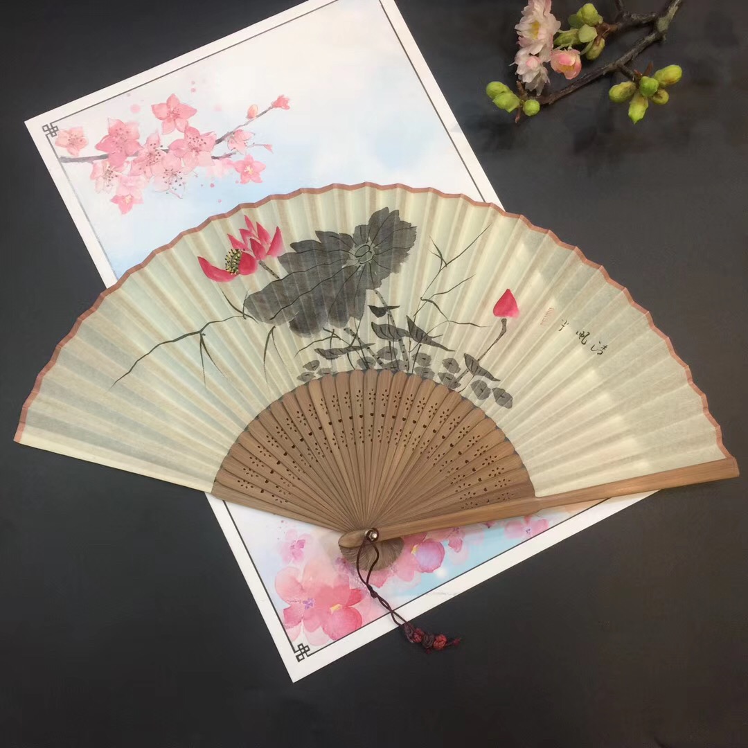 宣纸真丝手绘折扇女士扇拍照装饰扇详情图7