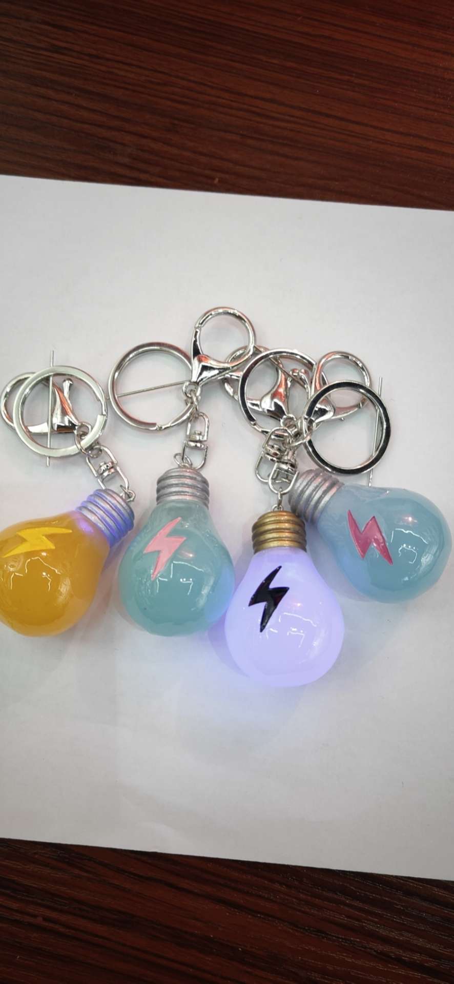 Simulated Bulb 💡💡💡 Flashing Effect Of Resin Key Chain Pendant Accessories