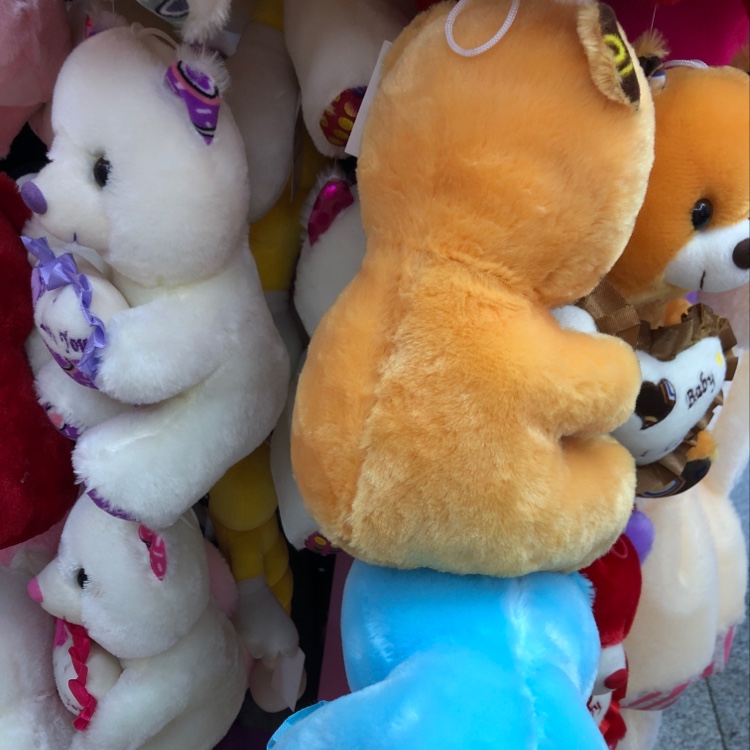 21cm heart-hugging bear, embroidered with letters, minimum order of one piece, 400pcs, 0.45 cubic meters, 58.2KG, 3-4 colors Application Scenario