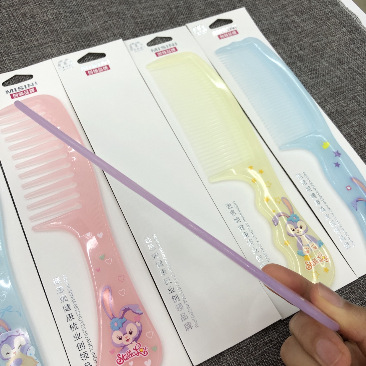 星黛露可爱图案印花梳 折不断家用学生用梳子细节图