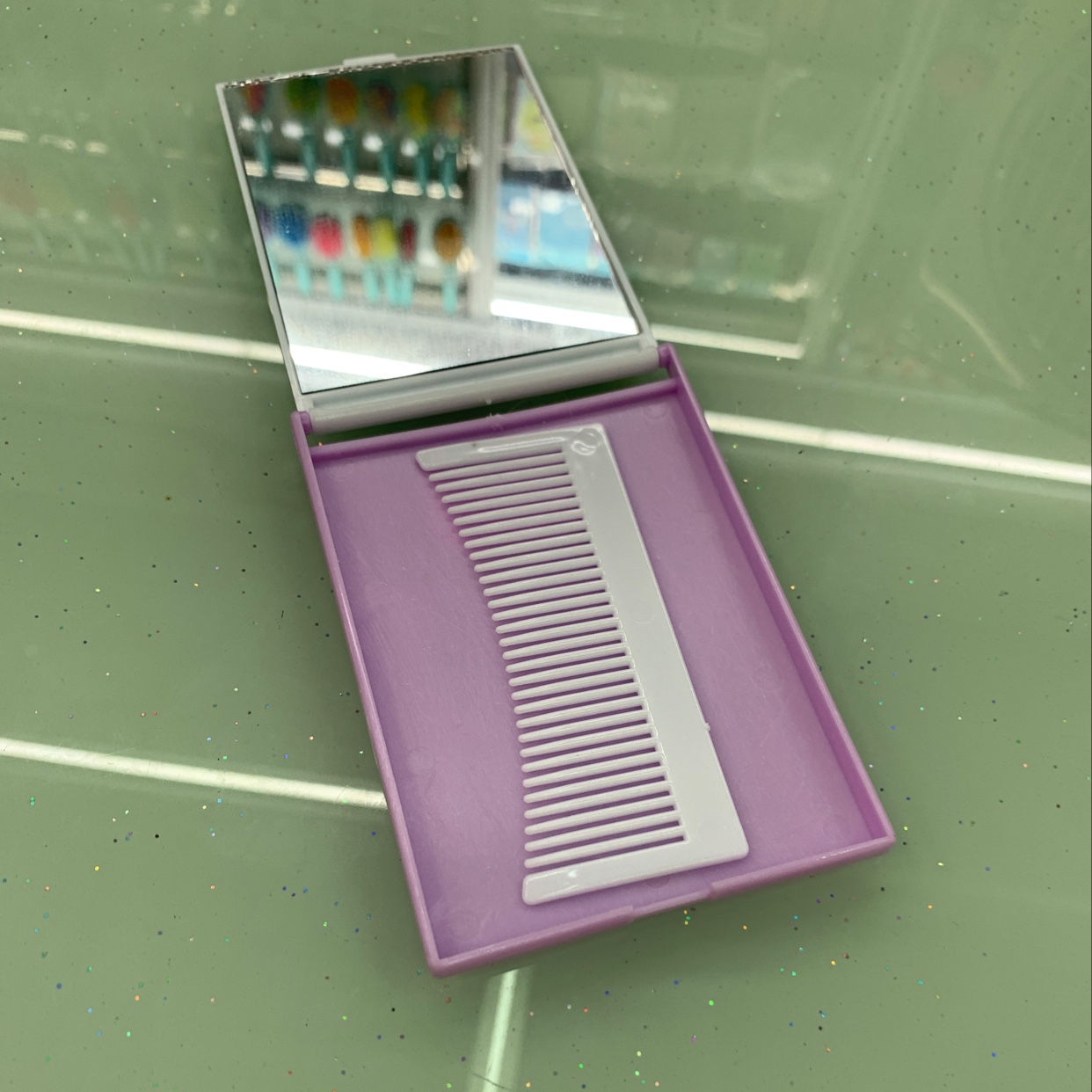 D313 Cartoon Mirror With Comb details Picture