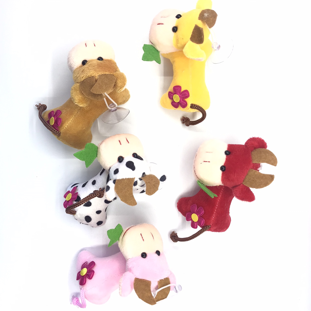 The zodiac ox series includes plush toys, keychains, bags, pendants, bouquets, gift boxes, packaging, clothing accessories, and wedding gifts details Picture