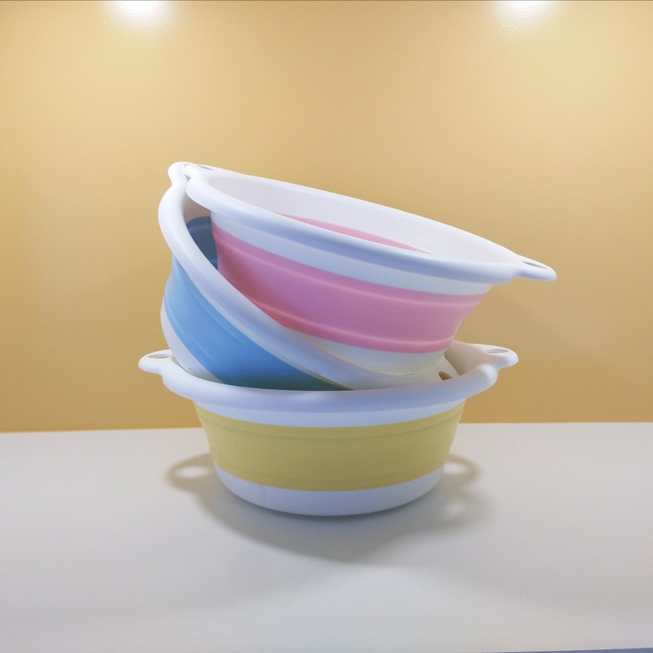 Infant folding basin, children's basin for washing face and farts, small basin for carrying babies when going out for home use details Picture