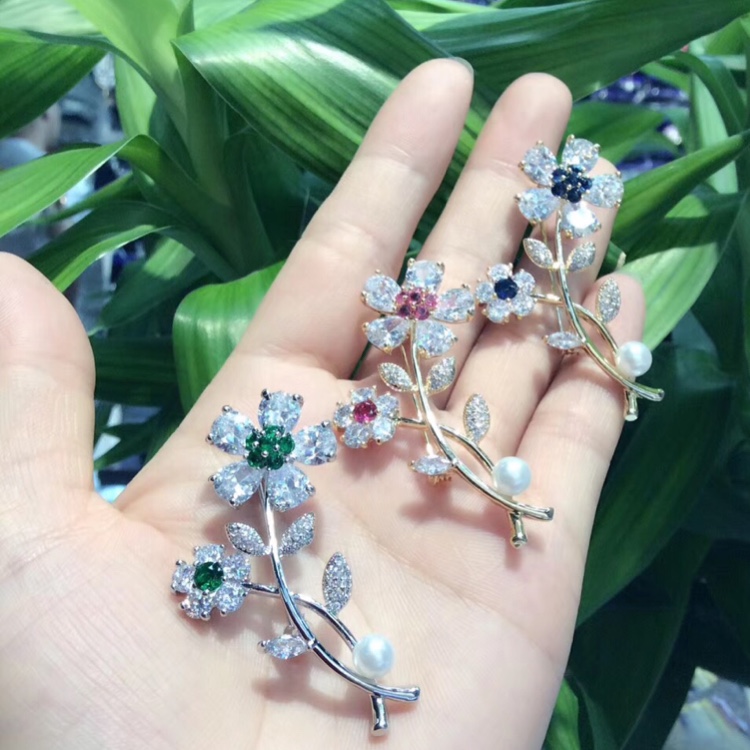 Zircon flower brooch fine fashion brooch thumbnail