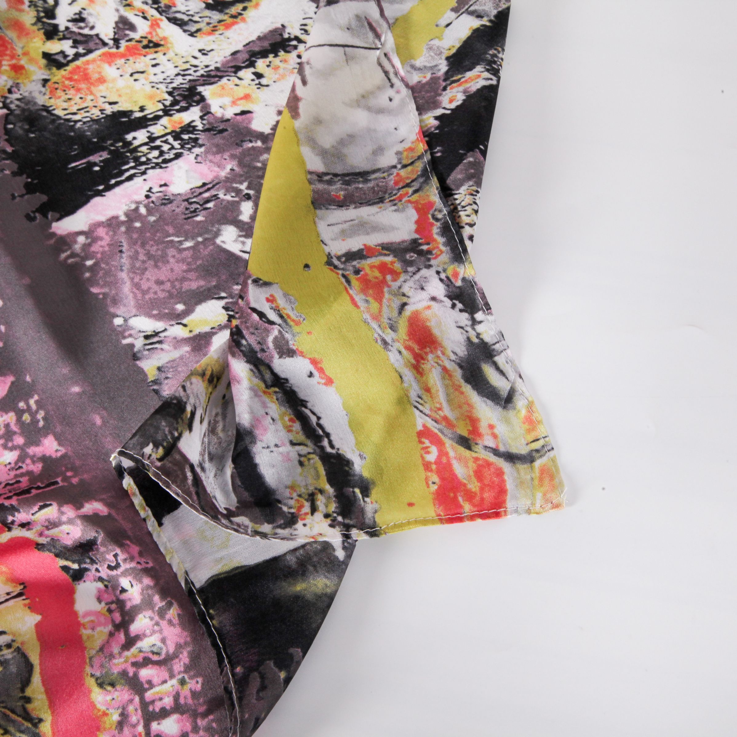 European and American style printed half-graffiti pattern spring and autumn scarf, versatile two-color large shawl scarf undefined