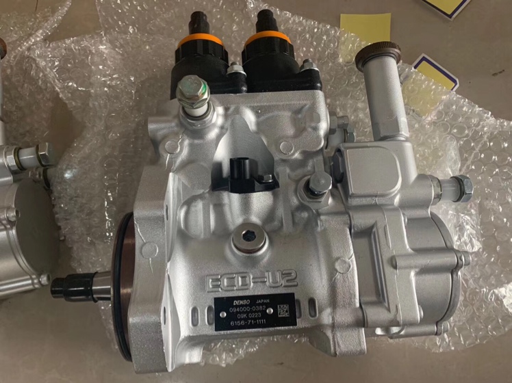 Excavator accessories 6D125 PC400-7 diesel pump Electric injection pump 6156-71-1111 09400-0382