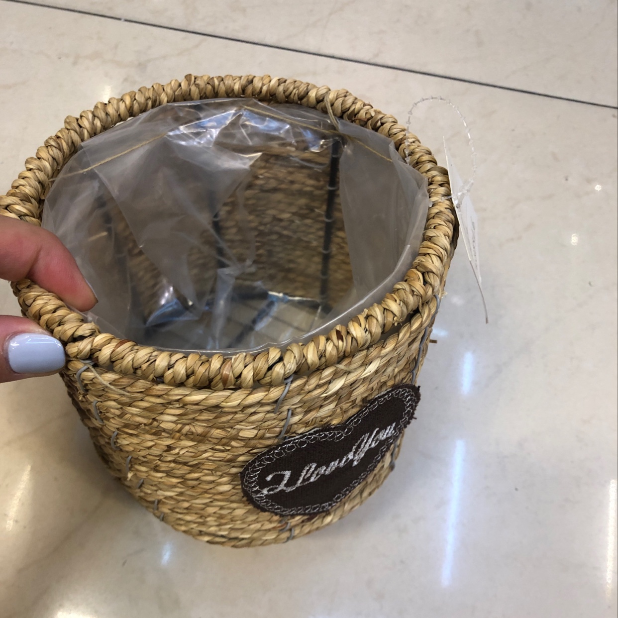 Qingling Craft Hand-woven new type of crimped woven flower arrangement small straight tube grass basket details Picture